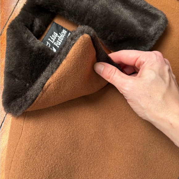 Vintage LISA FASHION Wool Cashmere Coat | Hourglass Silhouette | Med - Picture 9 of 15